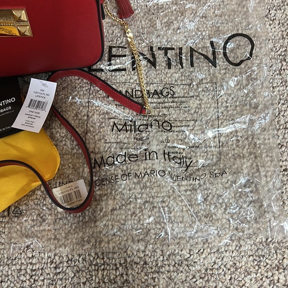 NWT VALENTINO BY MARIO VALENTINO Babette Bonbon Leather Crossbody Red w/dust bag - Picture 4 of 14